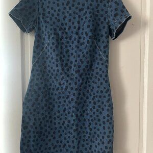 Boden denim dress in excellent used condition WITH POCKETS! Size 4R